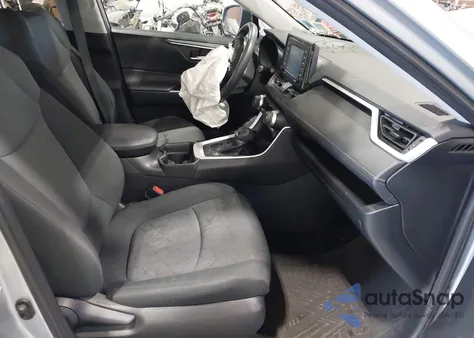 2021 Toyota Rav4 Xle z USA, uszkodzony, nr VIN 2T3P1RFV5MC180890